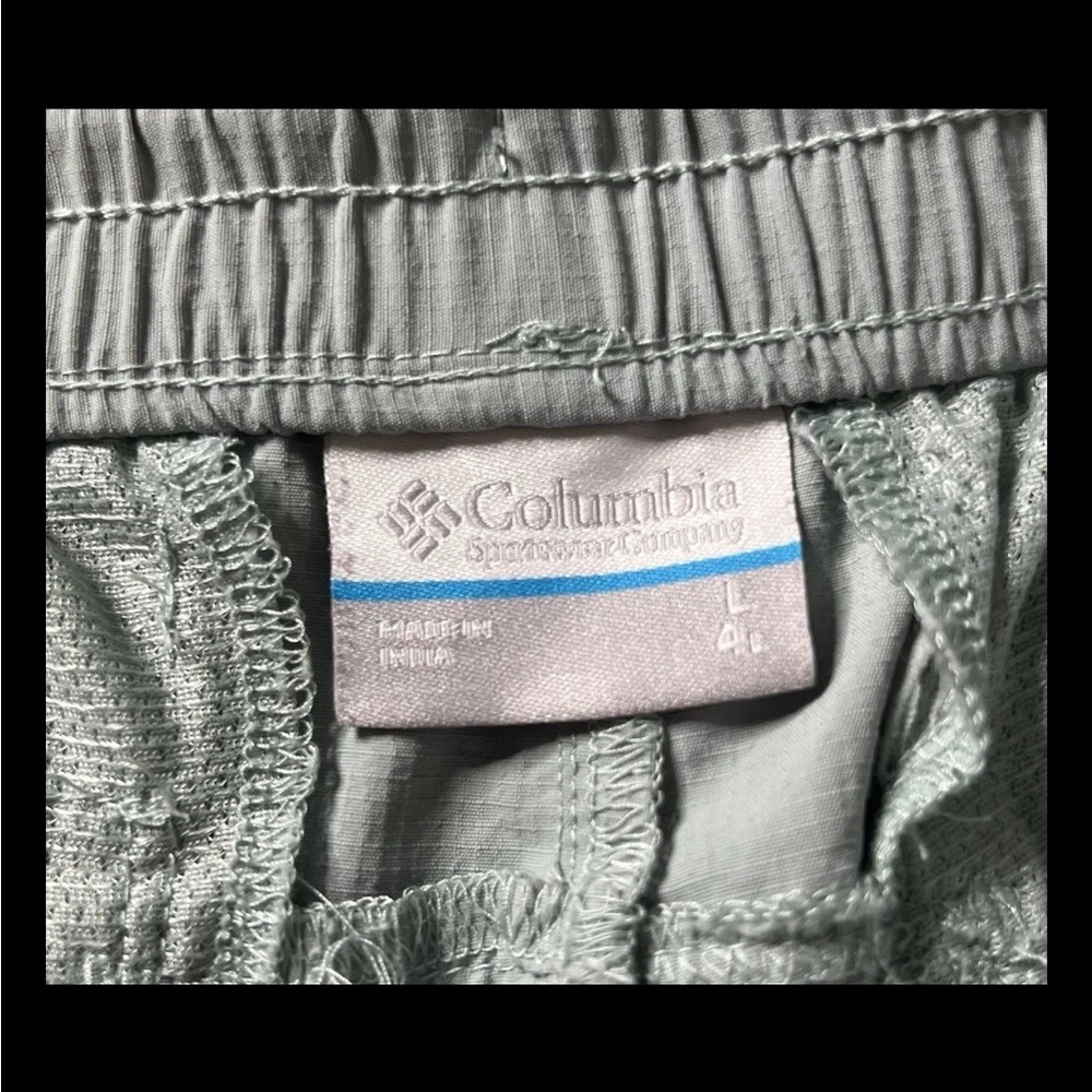 Columbia Shorts Women’s Large Light Green Moisture Wicking Pockets Hike Athletic - Picture 3 of 5